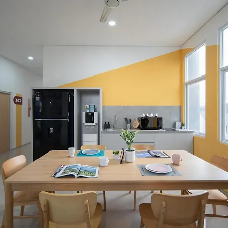 Cove Rhys Living-2